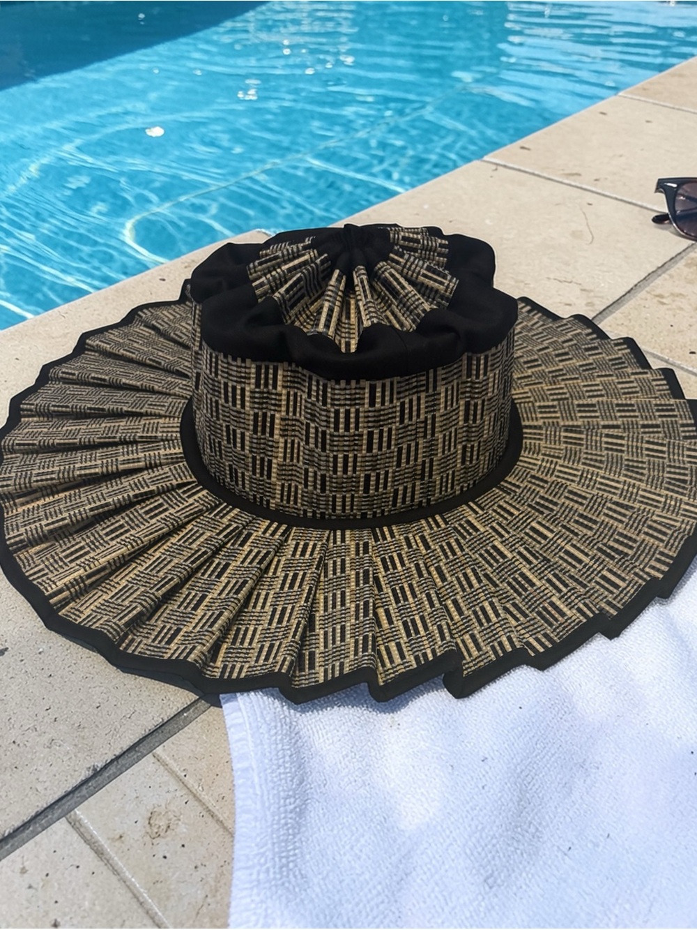 Stylish Black & Natural Woven Wide-Brim Sun Hat